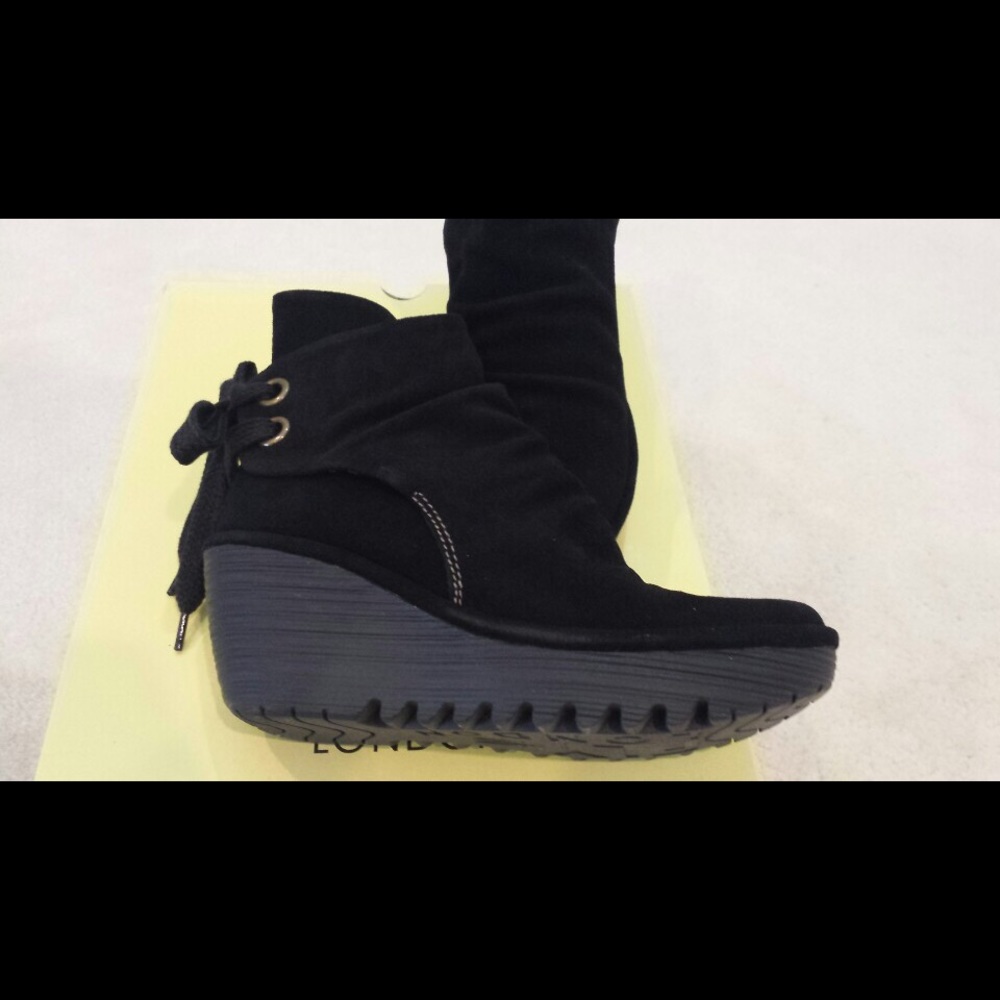 FLY LONDON suede booties